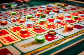 Free Bet Blackjack live dealer table with split and double options highlighted on mobile screen